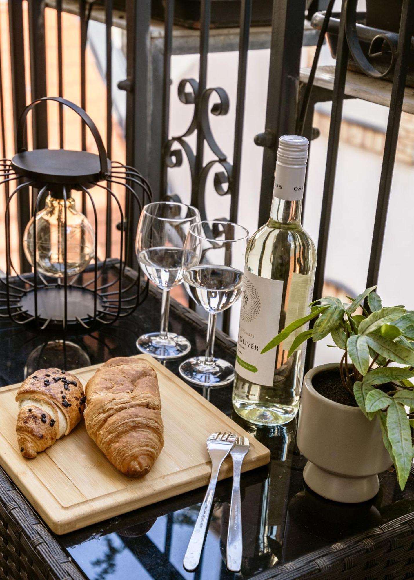 Relaxing Spacious Balcony Super Central Near Opera Lejlighed